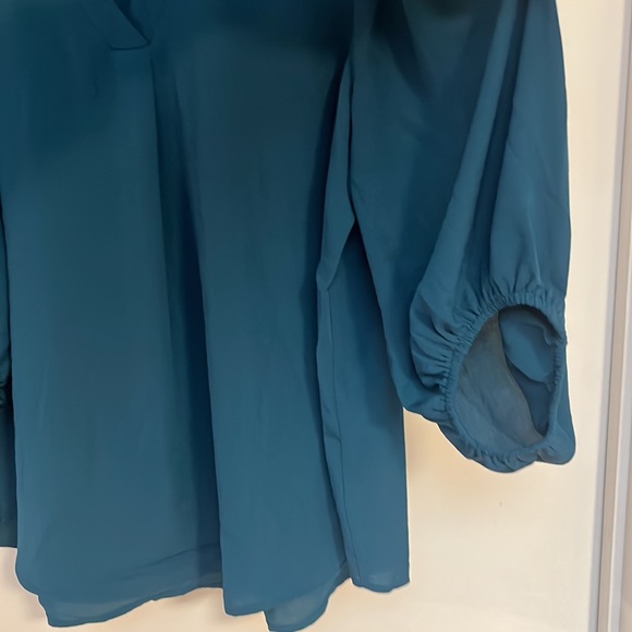 NWT Reitmans turquoise blouse. - Picture 6 of 16
